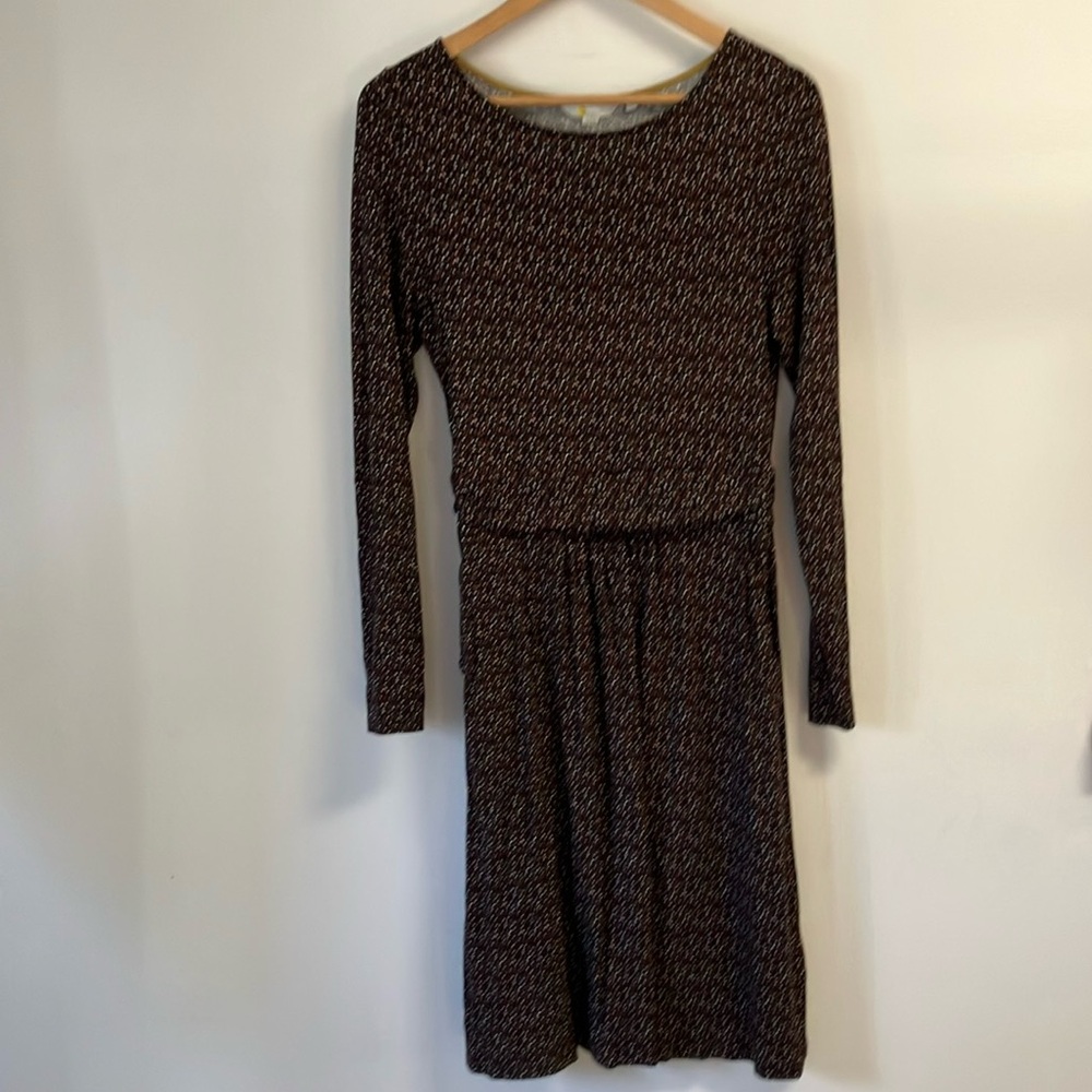 Boden  Black, brown, red, and White Patterned knit long sleeve Dress size 8r